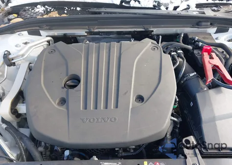 2025 Volvo V60 Cross Country Plus, B5 Awd Gas (Mild Hybrid) z USA, uszkodzony, nr VIN YV4L12WK2S2149836